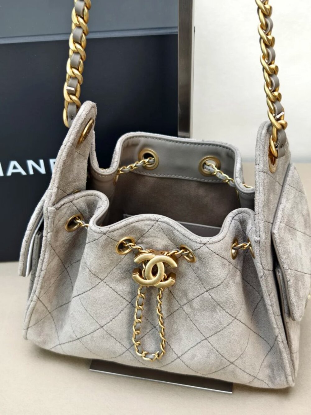 Classic CHANEL Bags: A Stylish and Versatile Choice for Elegance